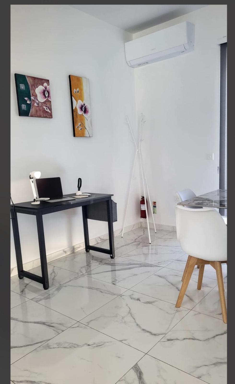 Central Apartment In Swieqi Is-Swieqi Exterior photo